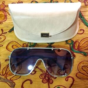 Chloé CL2101 Sunglasses. Rare Find 🦄🦄.